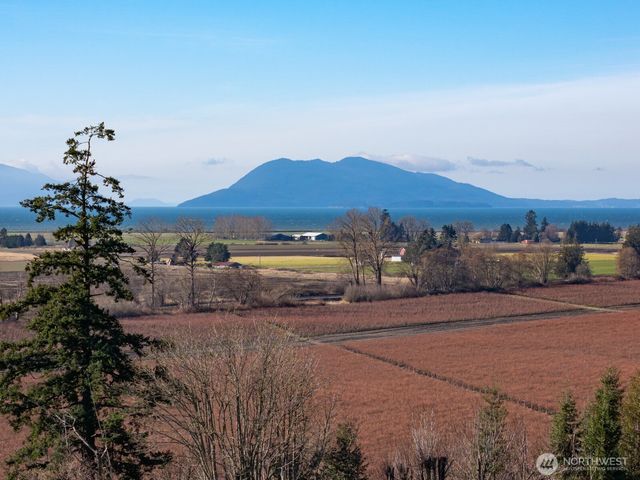 16021 Colony Road, Burlington, WA 98232