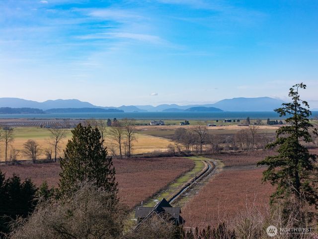 16021 Colony Road, Burlington, WA 98232