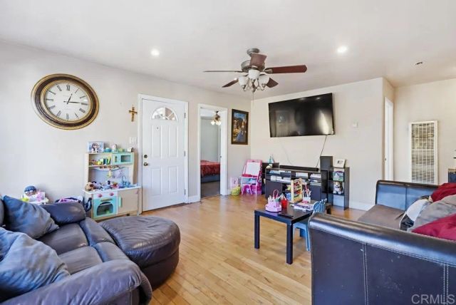 220 W CALLE PRIMERA, San Ysidro, CA 92173