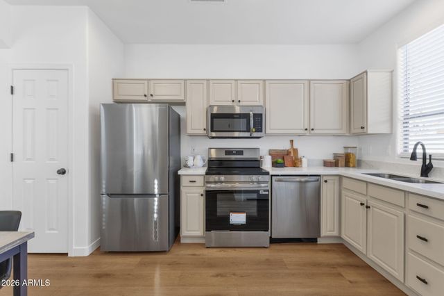 80 W WOOD Drive, Chandler, AZ 85248