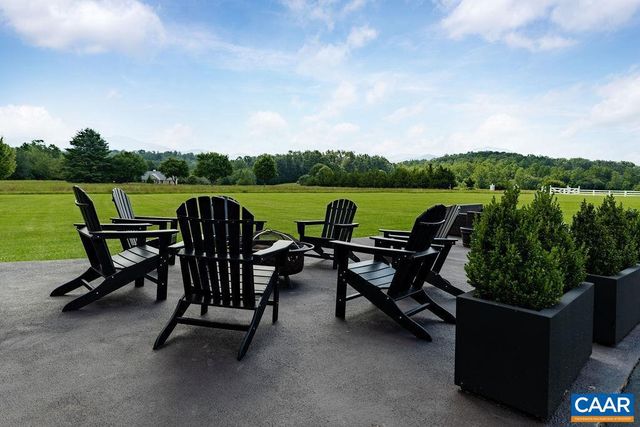 23 LOOKAWAY HILLS DR, Afton, VA 22920