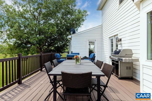 23 LOOKAWAY HILLS DR, Afton, VA 22920