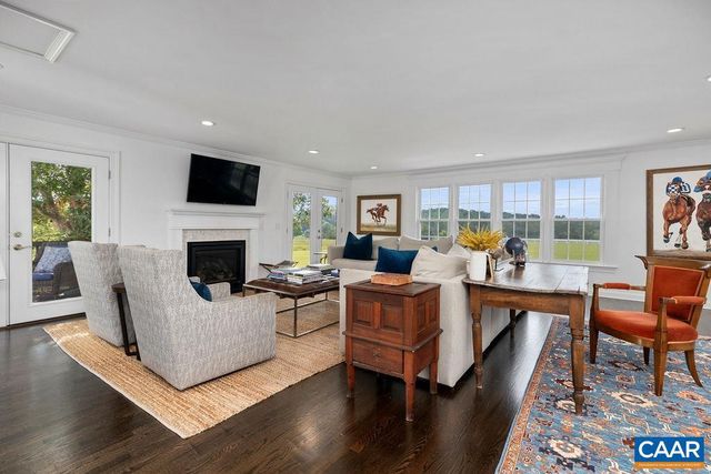 23 LOOKAWAY HILLS DR, Afton, VA 22920