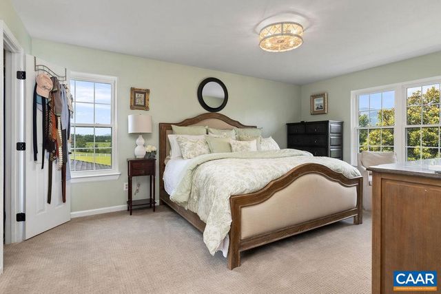 23 LOOKAWAY HILLS DR, Afton, VA 22920