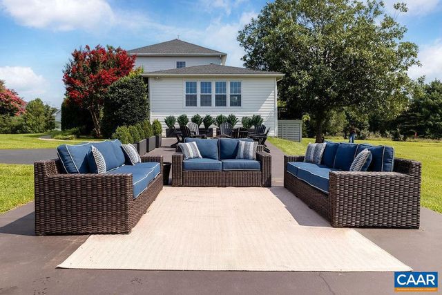 23 LOOKAWAY HILLS DR, Afton, VA 22920