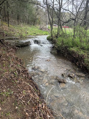 1 Lick Creek Rd, Hartsville, TN 37074