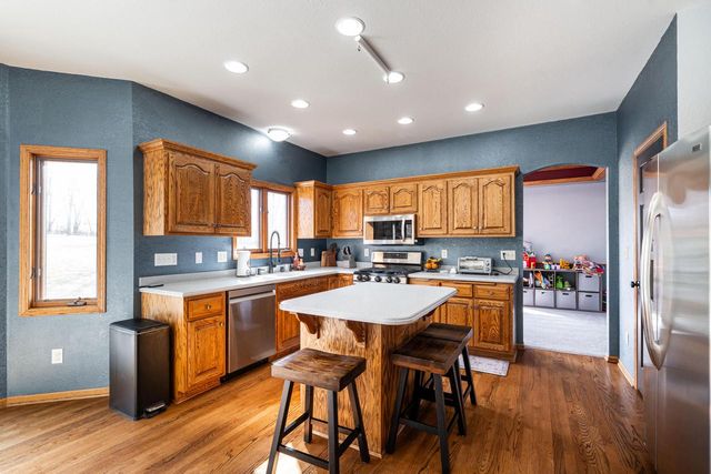 5290 Fawn TRAIL, Hartford, WI 53027