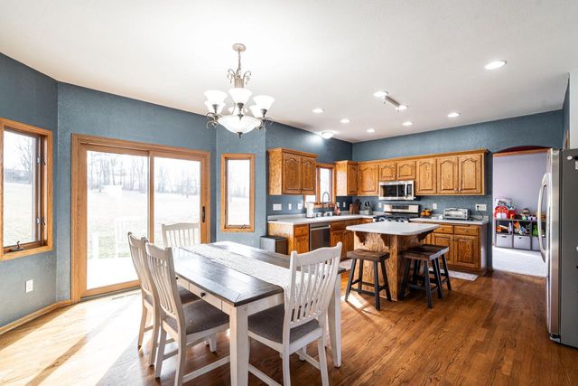 5290 Fawn TRAIL, Hartford, WI 53027