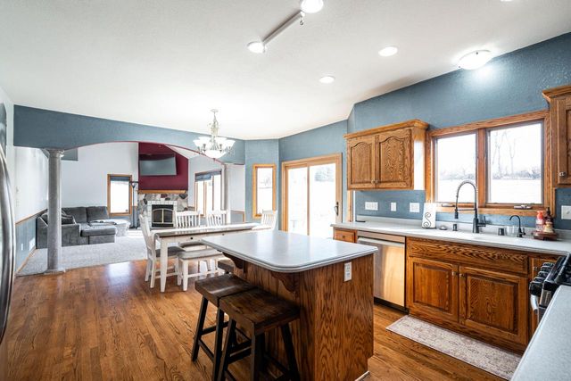 5290 Fawn TRAIL, Hartford, WI 53027