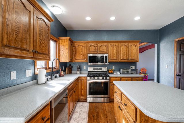 5290 Fawn TRAIL, Hartford, WI 53027