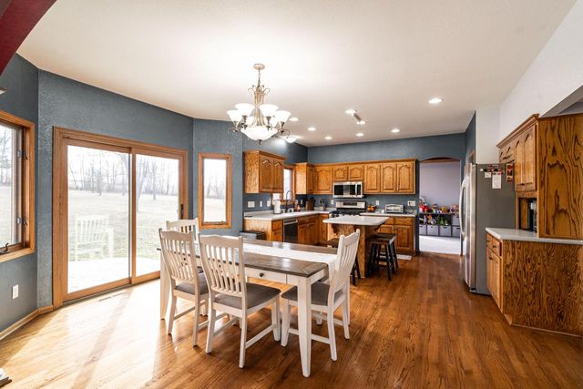 5290 Fawn TRAIL, Hartford, WI 53027