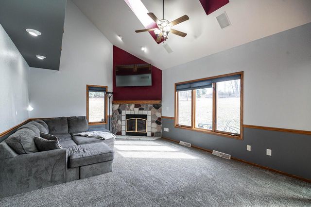5290 Fawn TRAIL, Hartford, WI 53027