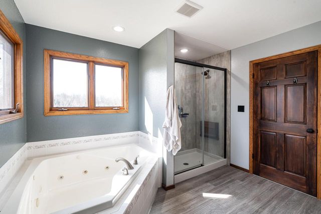 5290 Fawn TRAIL, Hartford, WI 53027