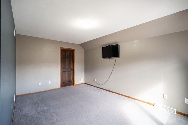 5290 Fawn TRAIL, Hartford, WI 53027
