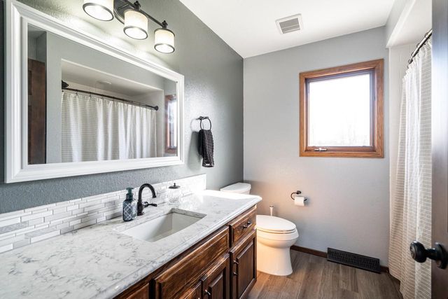5290 Fawn TRAIL, Hartford, WI 53027