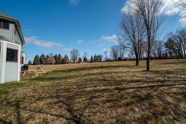 5290 Fawn TRAIL, Hartford, WI 53027