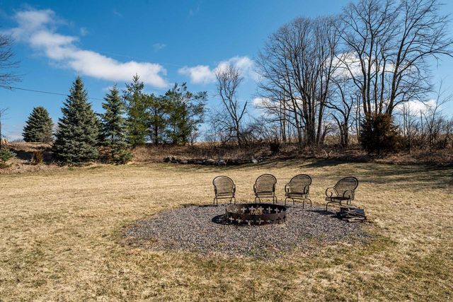 5290 Fawn TRAIL, Hartford, WI 53027