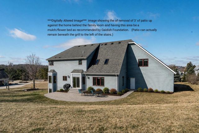 5290 Fawn TRAIL, Hartford, WI 53027