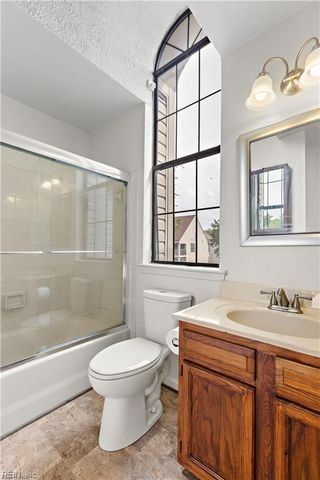 744 Rock Crest Ct Apt 303, Newport News, VA 23602