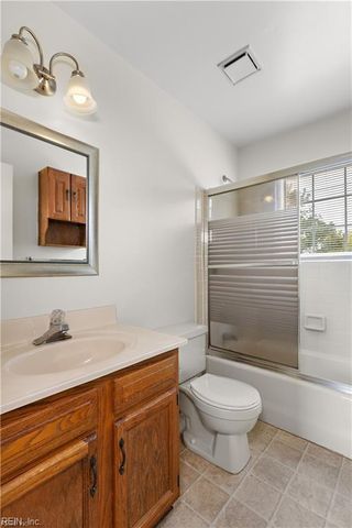 744 Rock Crest Ct Apt 303, Newport News, VA 23602