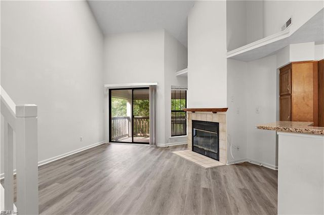 744 Rock Crest Ct Apt 303, Newport News, VA 23602