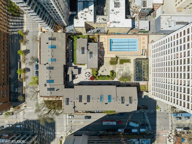 1030 N State Street 28H, Chicago, IL 60610
