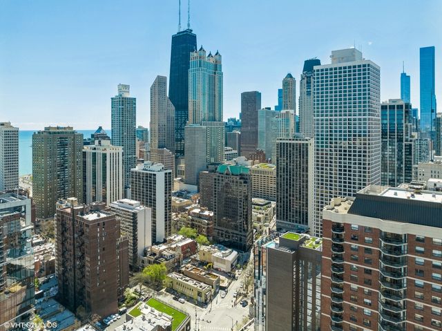 1030 N State Street 28H, Chicago, IL 60610