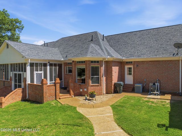2582 Dickens Place Drive, Southaven, MS 38671
