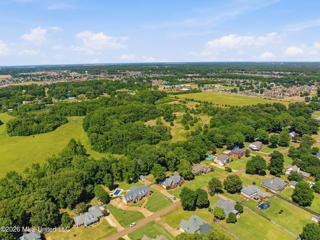 2582 Dickens Place Drive, Southaven, MS 38671