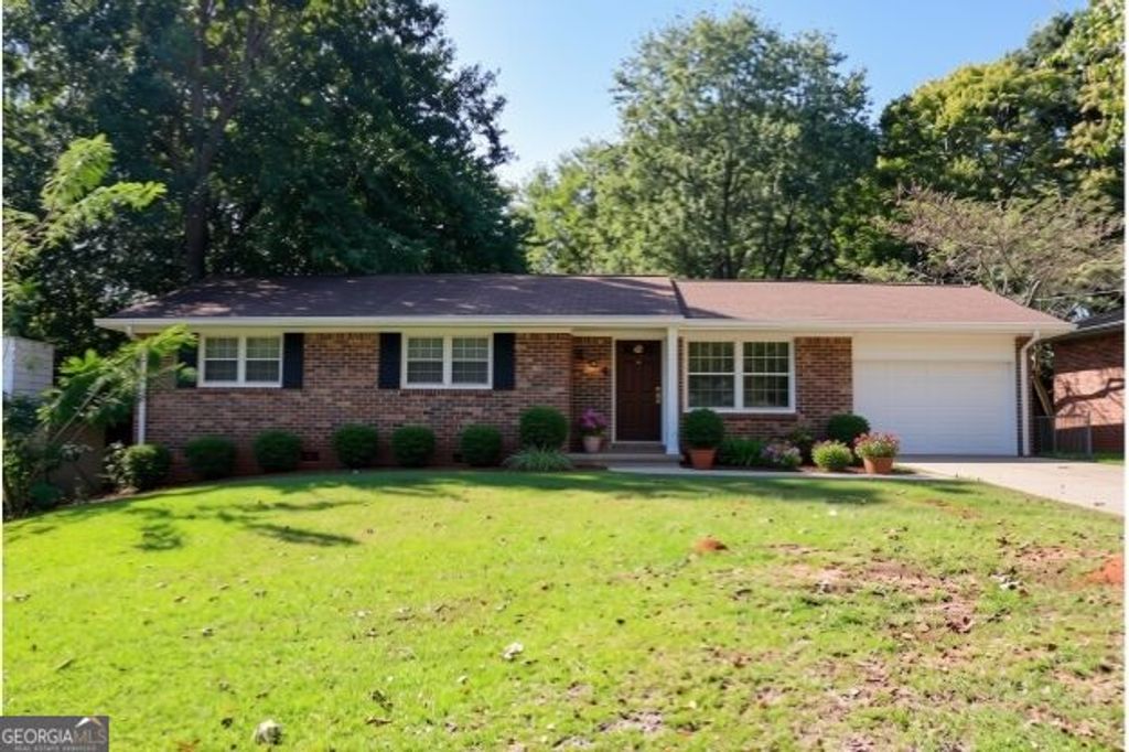 884 Pine Roc Drive, Stone Mountain, GA 30083 — exterior