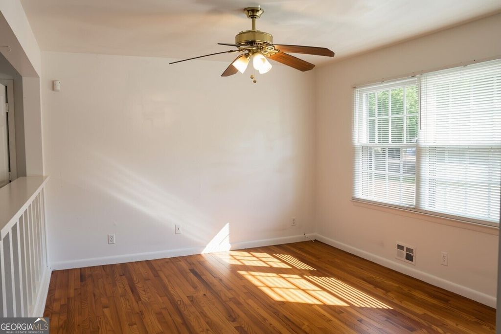 884 Pine Roc Drive, Stone Mountain, GA 30083 — photo 4