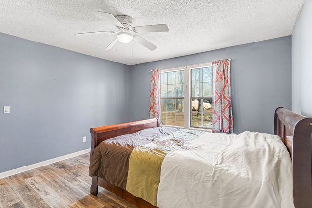 1038 Red Fox Ln, White House, TN 37188