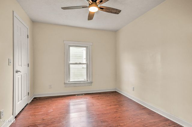 412 East Fairview Avenue, Johnson City, TN 37601