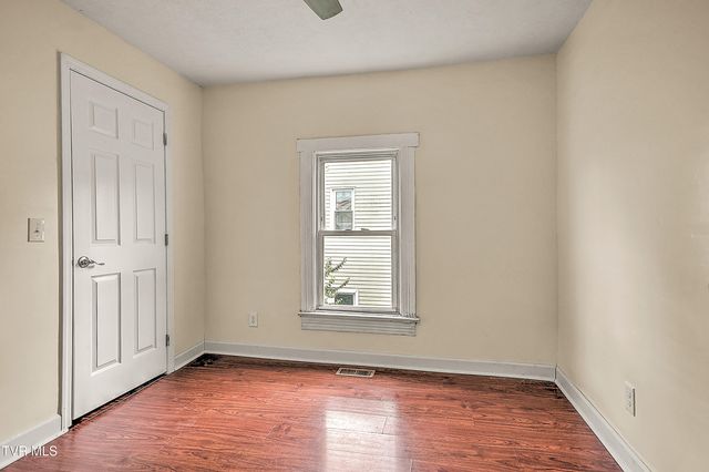 412 East Fairview Avenue, Johnson City, TN 37601