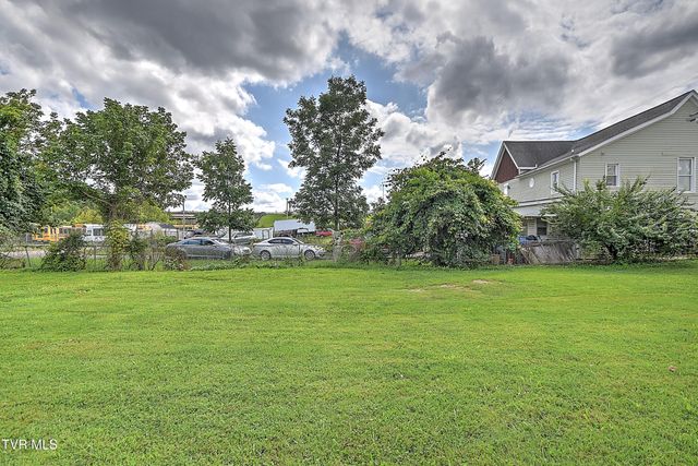 412 East Fairview Avenue, Johnson City, TN 37601