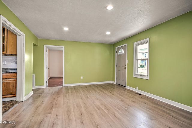 412 East Fairview Avenue, Johnson City, TN 37601
