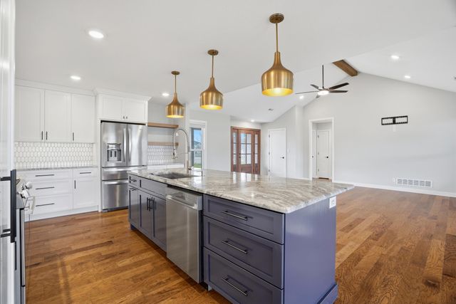 711 ADDIE LN, Centralia, MO 65240