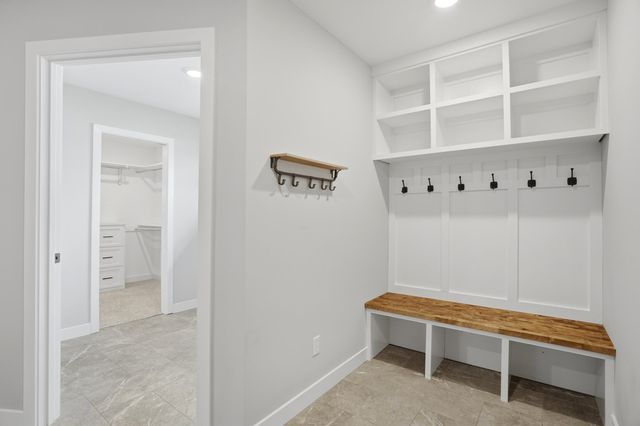 711 ADDIE LN, Centralia, MO 65240