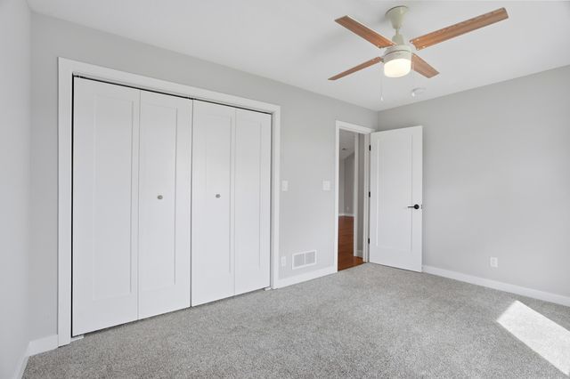 711 ADDIE LN, Centralia, MO 65240