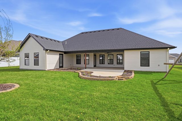 711 ADDIE LN, Centralia, MO 65240