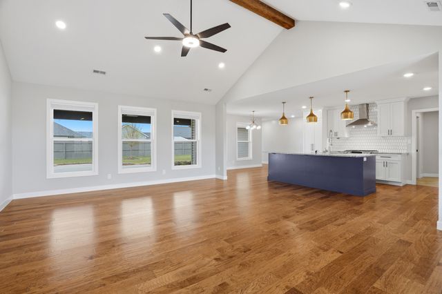 711 ADDIE LN, Centralia, MO 65240