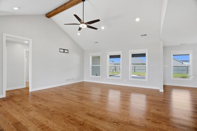 711 ADDIE LN, Centralia, MO 65240