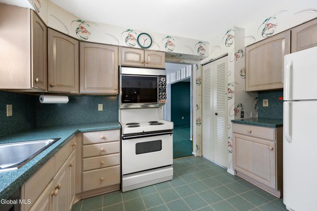 56 Alpine Drive, Colonie, NY 12110