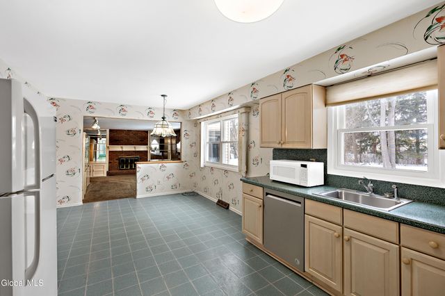 56 Alpine Drive, Colonie, NY 12110