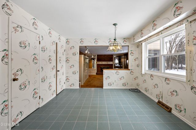 56 Alpine Drive, Colonie, NY 12110