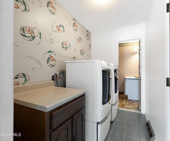 56 Alpine Drive, Colonie, NY 12110