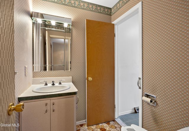 56 Alpine Drive, Colonie, NY 12110