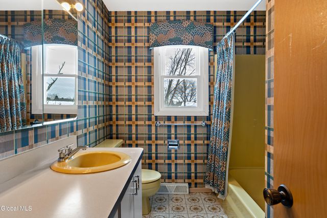 56 Alpine Drive, Colonie, NY 12110