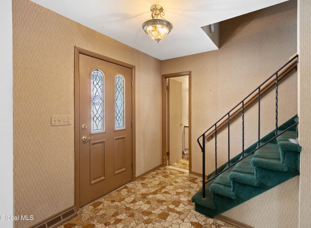 56 Alpine Drive, Colonie, NY 12110