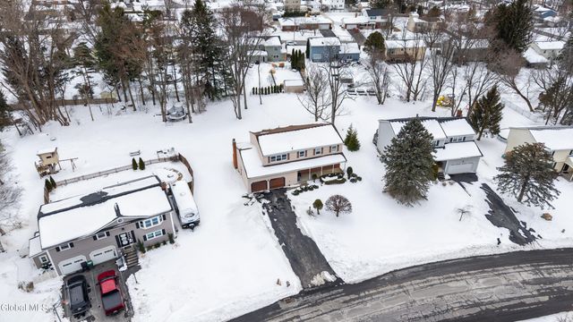 56 Alpine Drive, Colonie, NY 12110